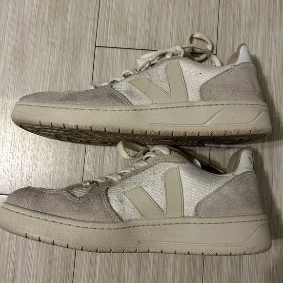 Veja V-10 B-Mesh White Neutral - Picture 9 of 9